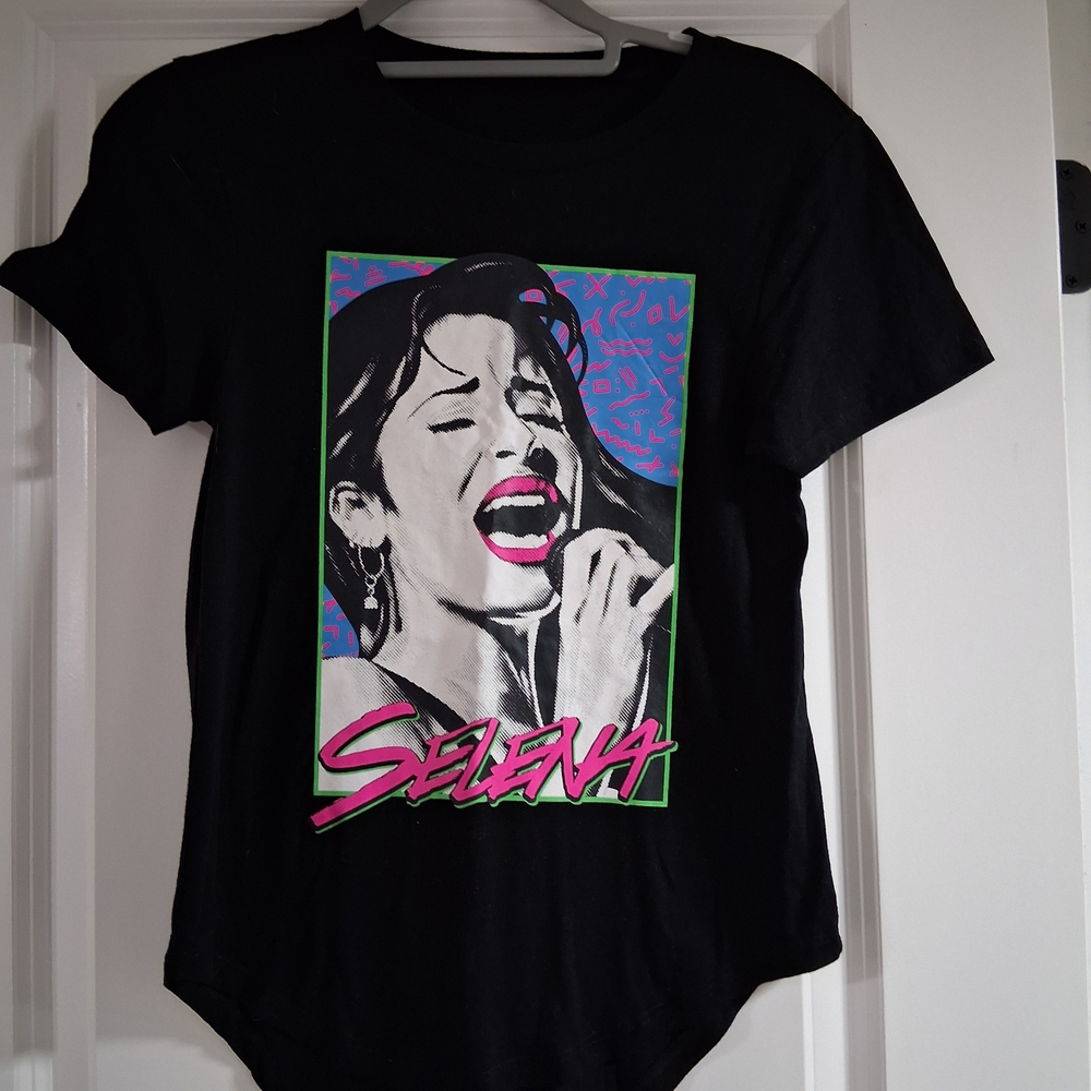☀️ 3 For $15 No Boundaries Selena Tee